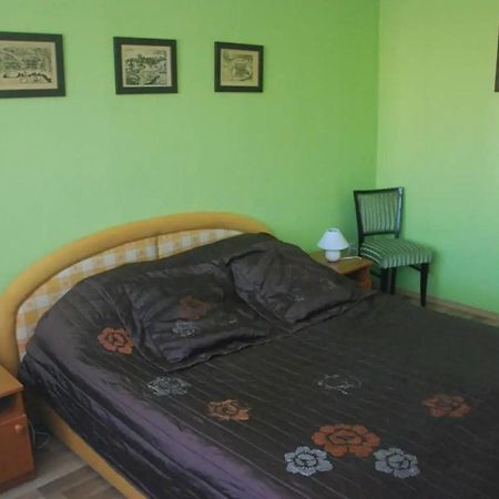 Bartakovics Apartman เอ็กเกอร์ ภายนอก รูปภาพ