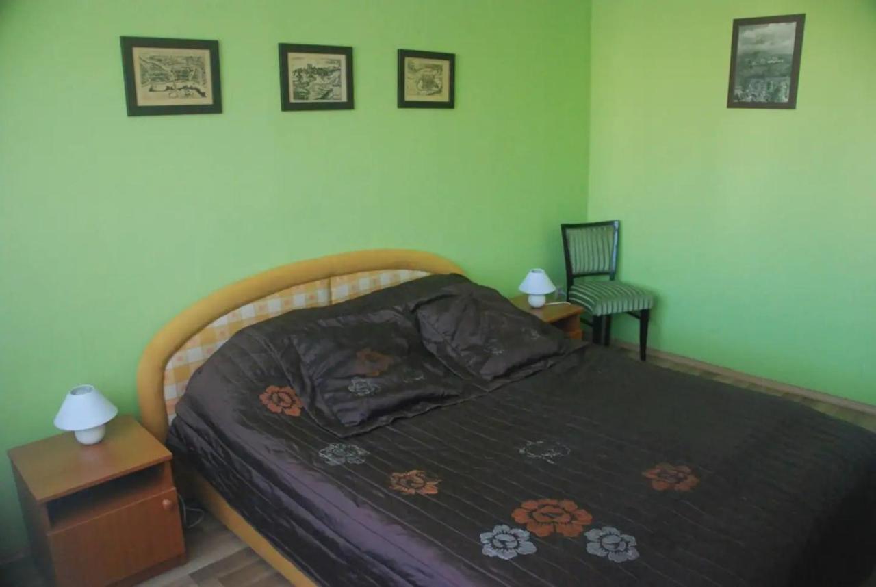 Bartakovics Apartman เอ็กเกอร์ ภายนอก รูปภาพ