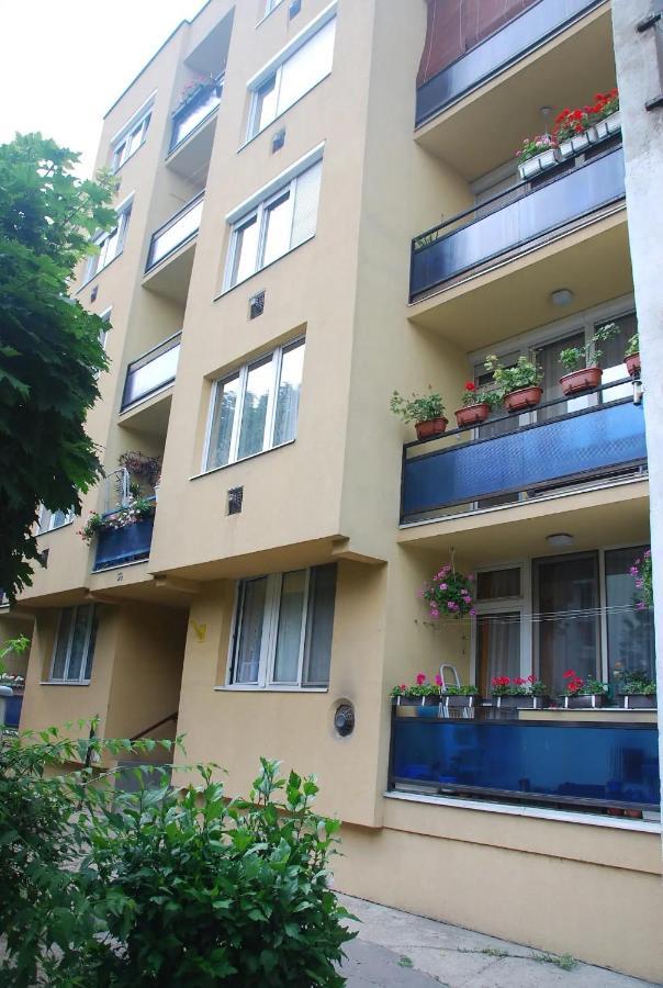 Bartakovics Apartman เอ็กเกอร์ ภายนอก รูปภาพ